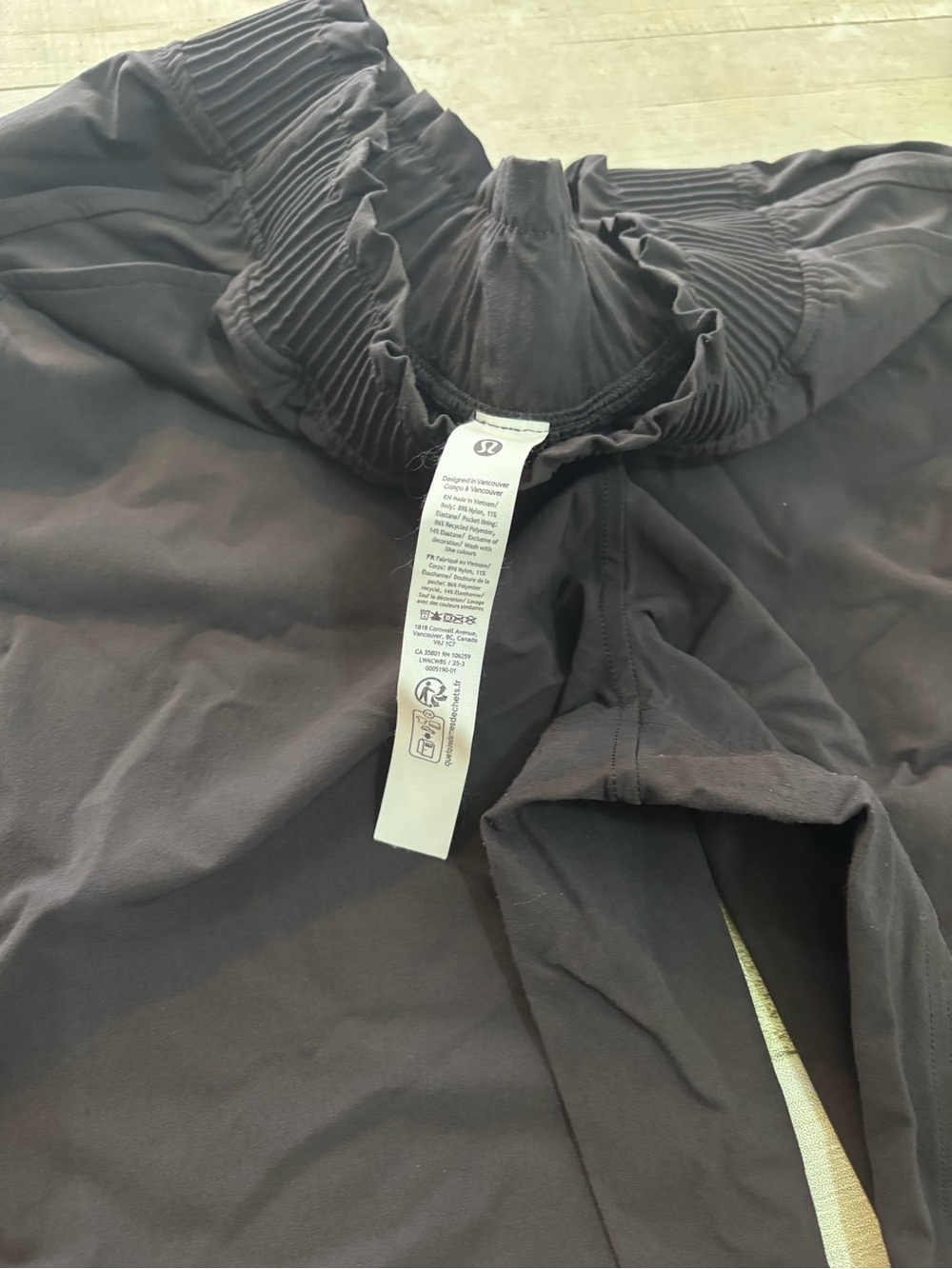 Lululemon Stretch Woven Ruffle Waist Wide-Leg Crop (set of 2) - Picture 9 of 14